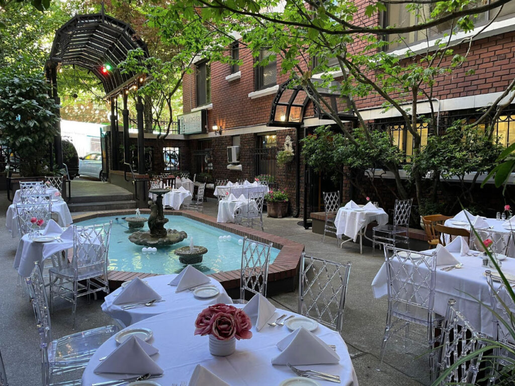 At La Fontana Siciliana, the fontain's outside table is a hidden gem in the past three decades!